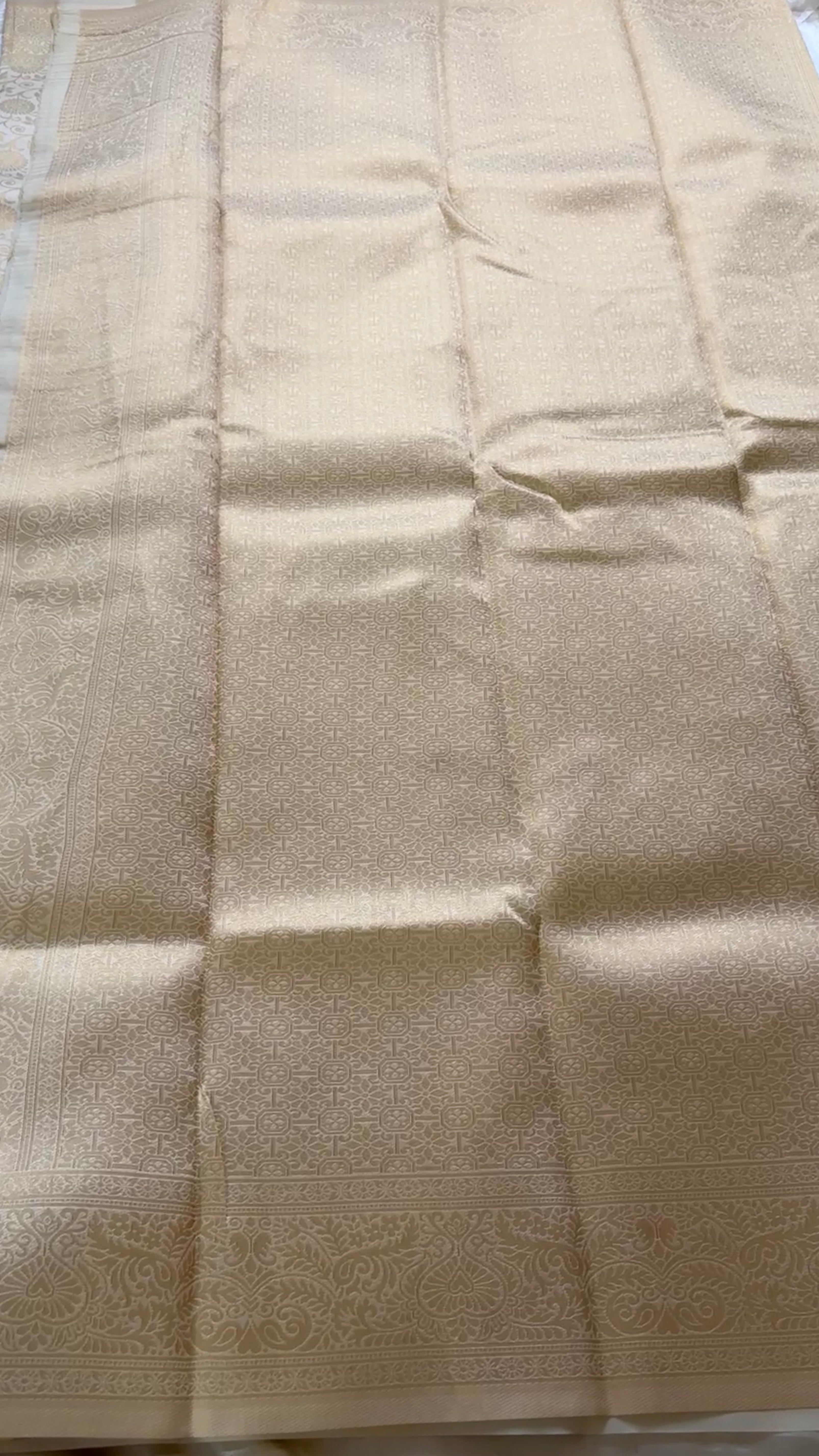 Semi brocade Kr77