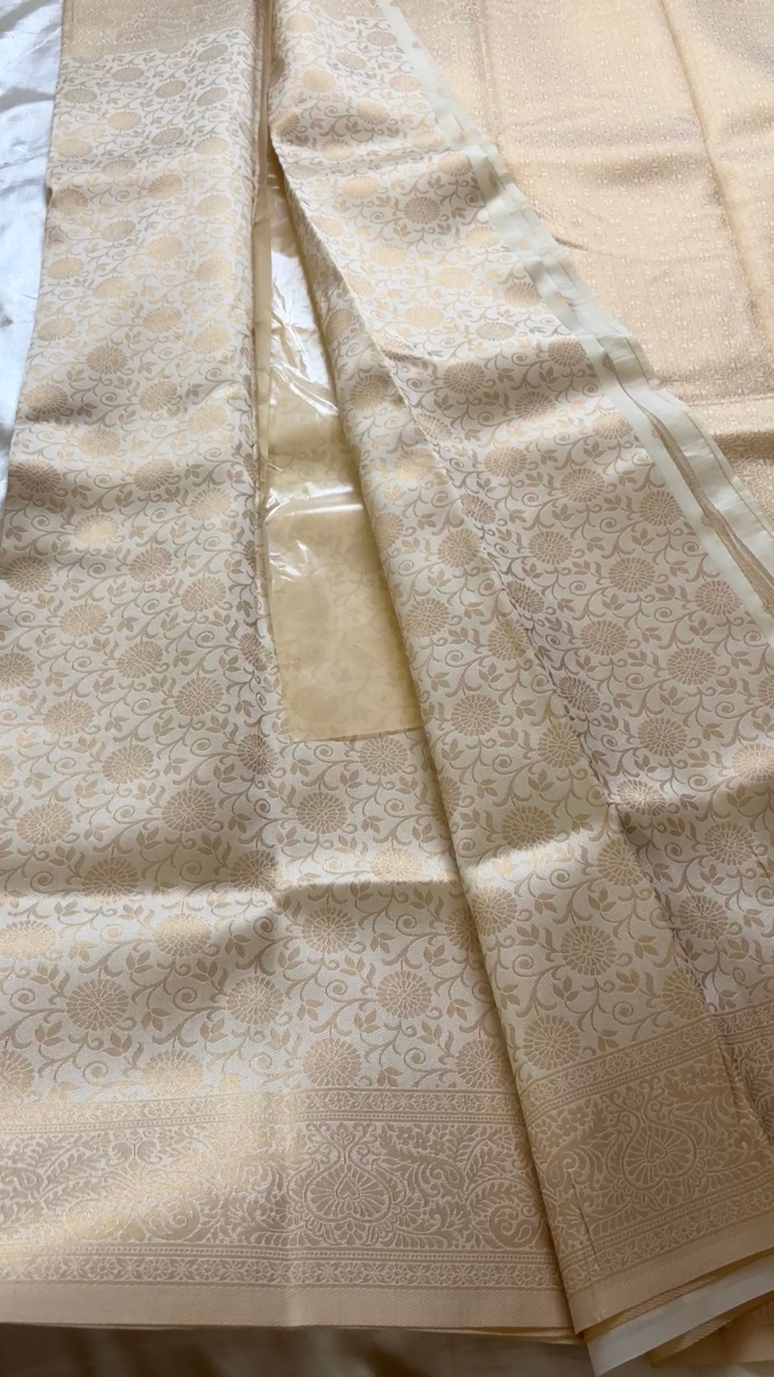 Semi brocade Kr77